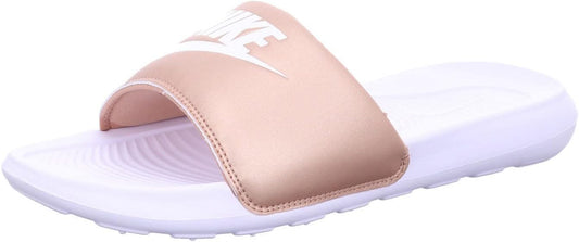 Nike Victori One, Scarpe da spiaggia e piscina Donna, Bianco Metallic Red Bronze White, 42 EU