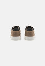 Upload the image to the Gallery viewer,Levi&#39;s Sneakers Courtright, Sneaker Da Uomo - Sand
