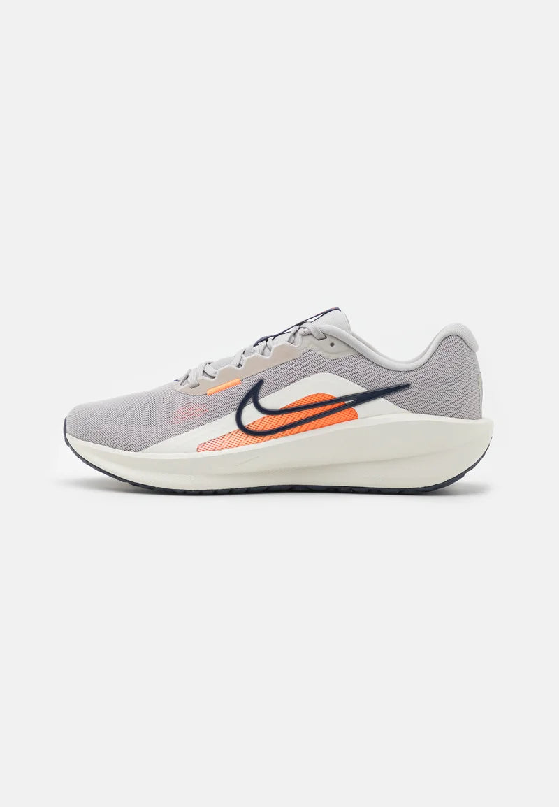 Nike Downshifter 13, Running Uomo - Grigio, Bianco